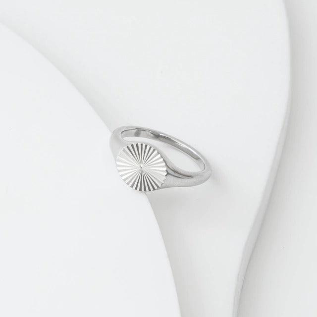 Anel Minimalista Circular Grace Banhado a Prata 925