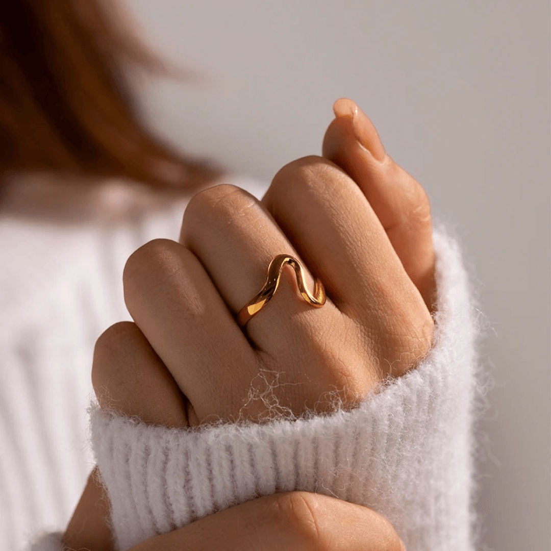 Anel Curved Banhado a Ouro 18K