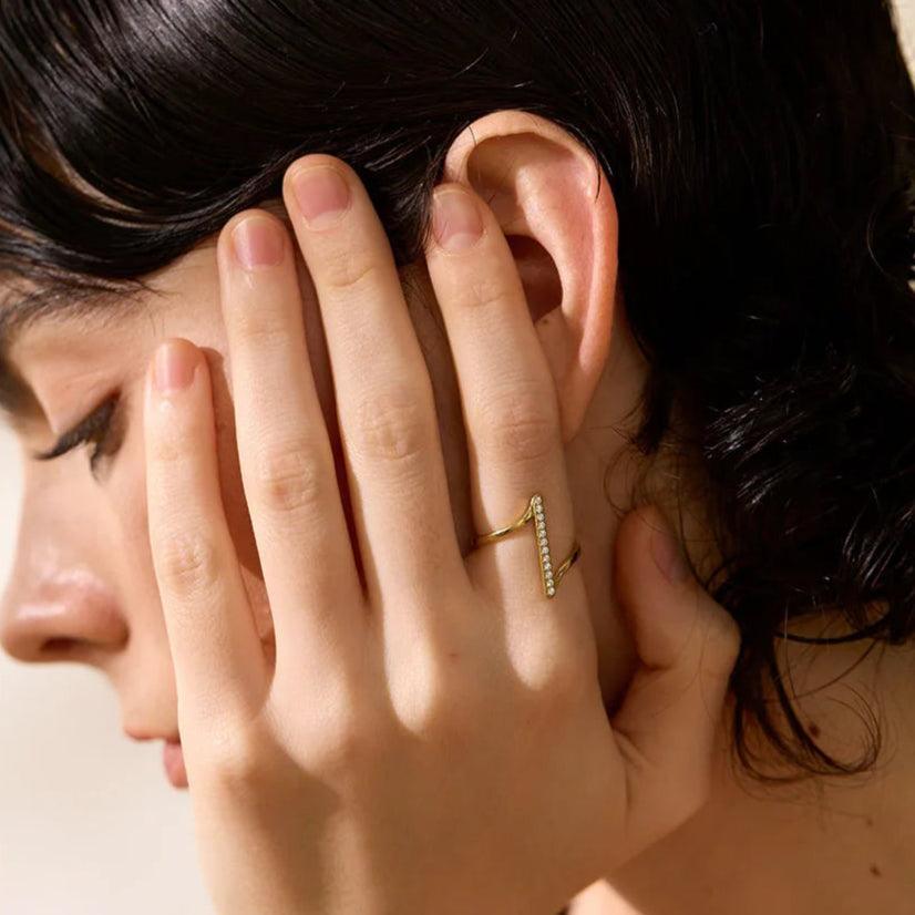 Anel Twisty com Pedras Banhado a Ouro 18K