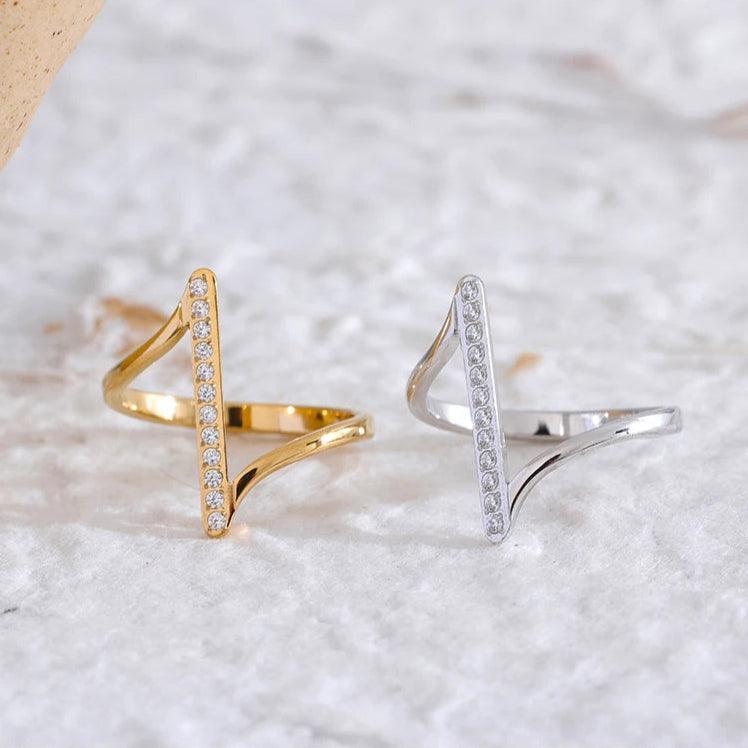 Anel Twisty com Pedras Banhado a Ouro 18K