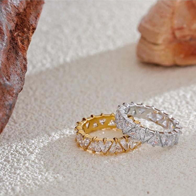Anel Mercury com Pedras Banhado a Ouro 18K