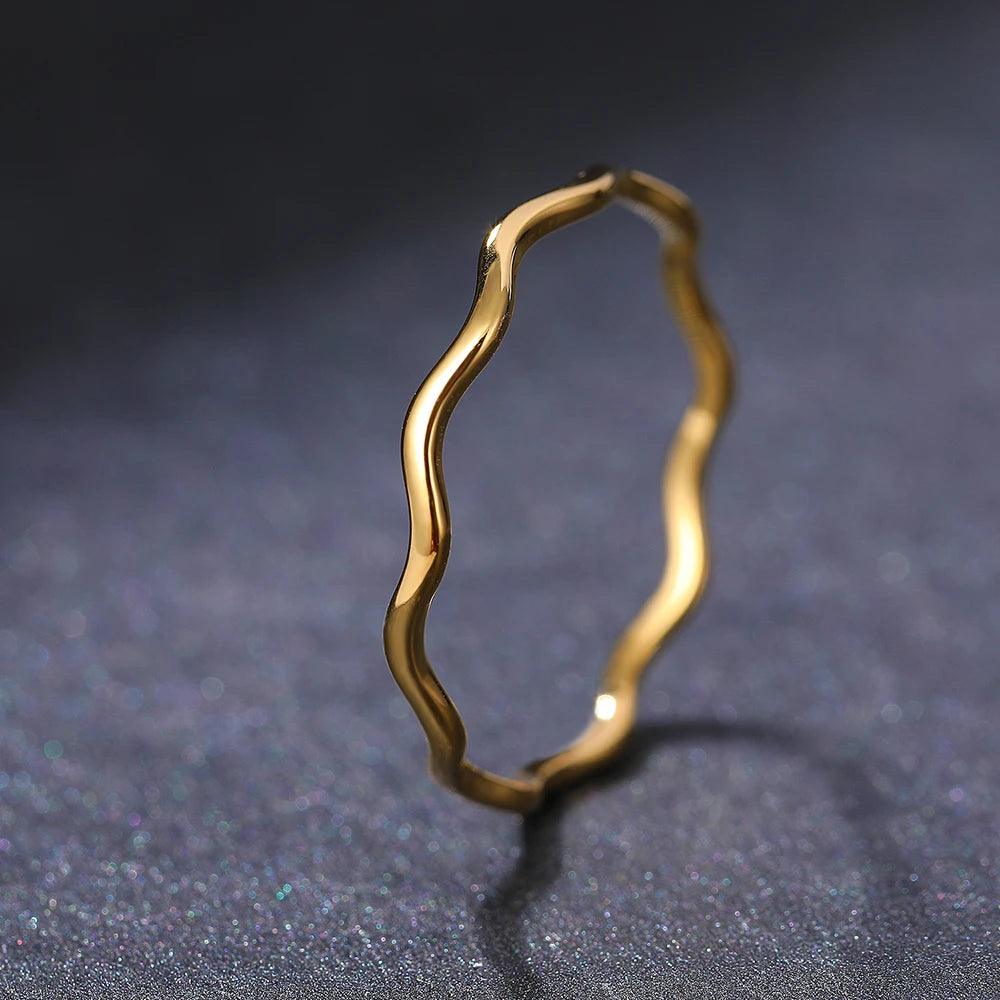 Anel Ondulado Banhado a Ouro 18K