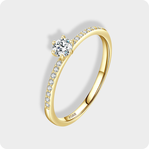 Anel Solitário Sparkling Banhado em Ouro Amarelo 18K Cravejado com Pedras